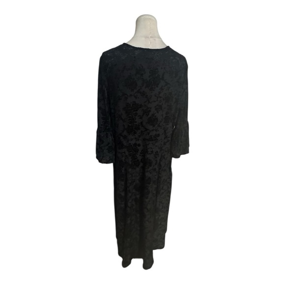 Torrid Black Maxi‎ Burnout Velvet Lace Dress Bell Sleeves Size 1 1X Flowy Party - Picture 3 of 7